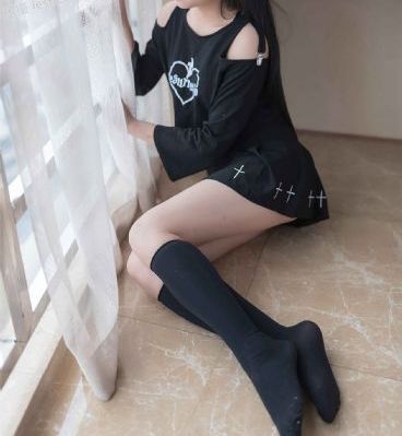少女爱上姐姐_4K在线观看完整版