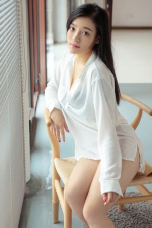 不扣纽扣的女孩_BD英语高清在线观看