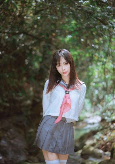 在宿舍撅着屁股被双根室友玩_蓝光高清电影在线